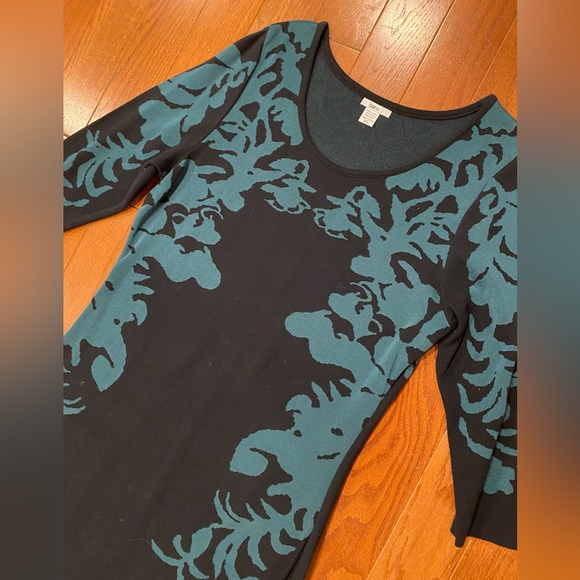 Beautiful Sweater Dress - Picture 2 of 4